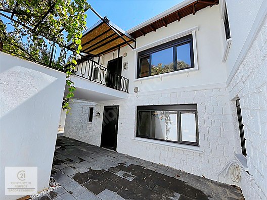 Yeniköy'de 500 m² Müstakil Tapulu 5+1 Lüks Villa