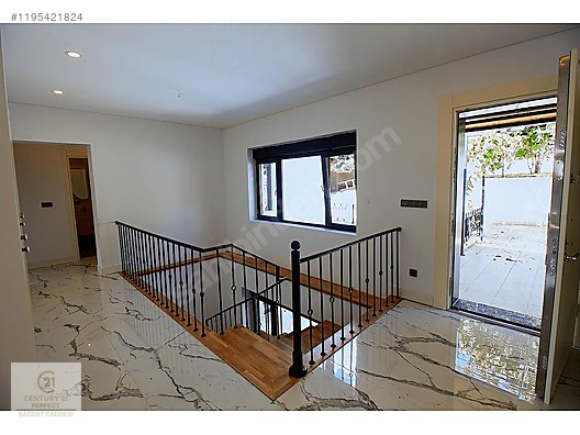 Yeniköy'de 500 m² Müstakil Tapulu 5+1 Lüks Villa