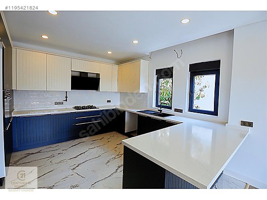 Yeniköy'de 500 m² Müstakil Tapulu 5+1 Lüks Villa