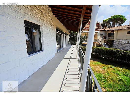 Yeniköy'de 500 m² Müstakil Tapulu 5+1 Lüks Villa